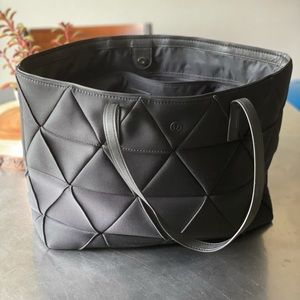 Lululemon Tote